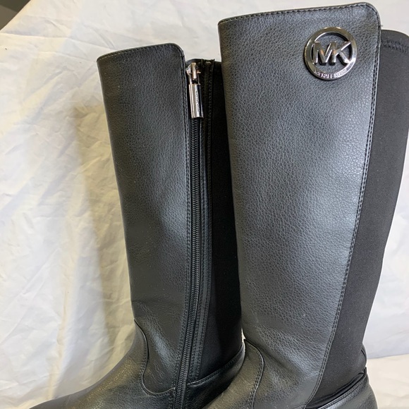 Michael Kors woman’s boots, EUC, size 4 - Picture 4 of 12